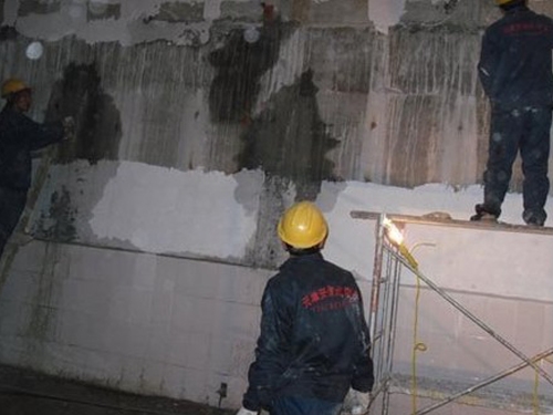 上海地下室顶板、侧板裂缝渗漏治理及维修方案